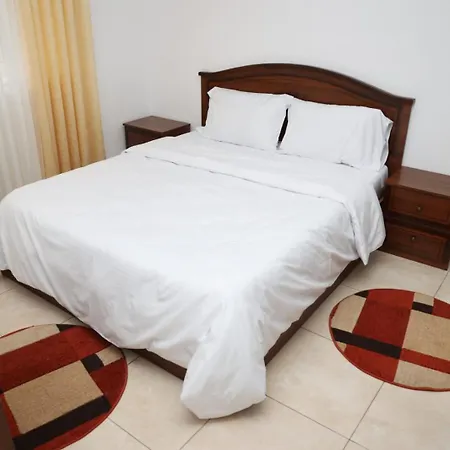 Maison De * Tirana